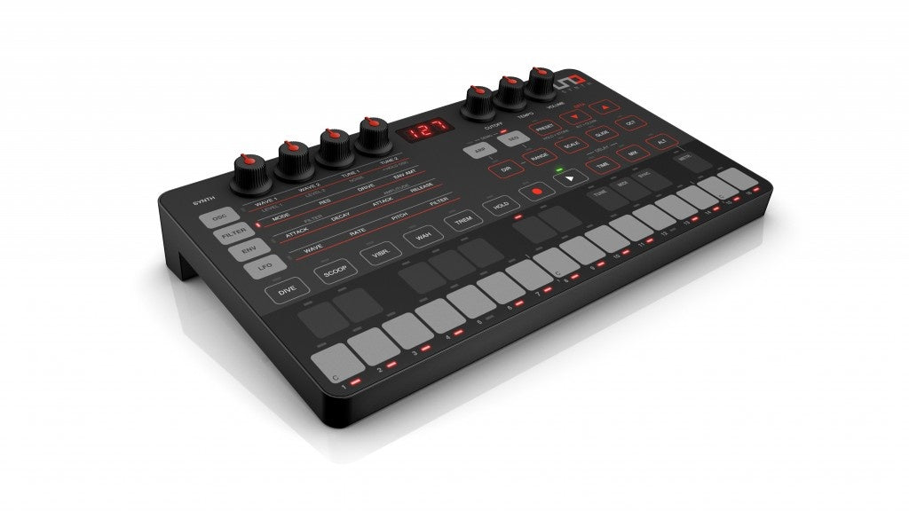 IK Multimedia Uno Synth