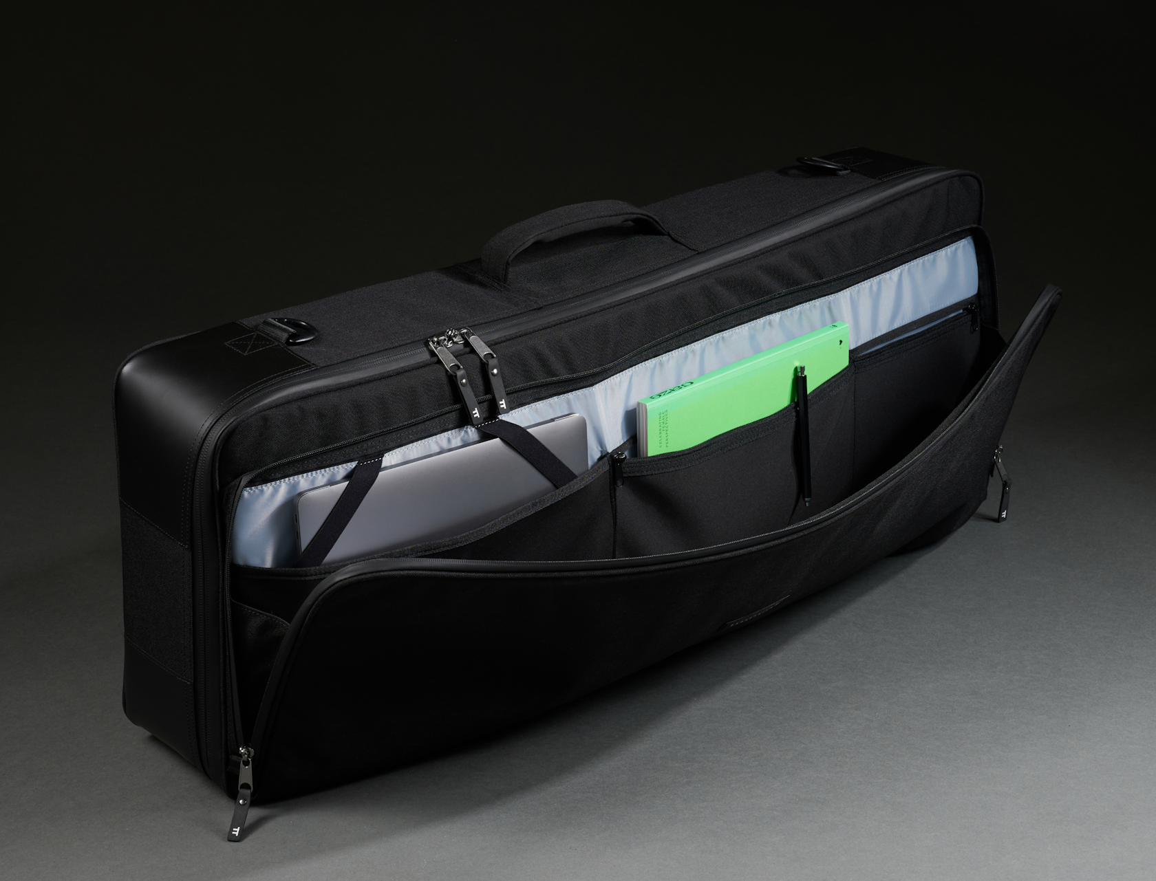 Expressive E Osmose + SOFTCASE ( Limited time offer ! )